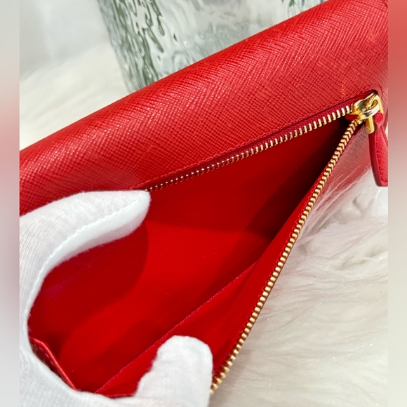 PRADA Saffiano Leather Bifold Wallet GUC - Picture 9 of 16